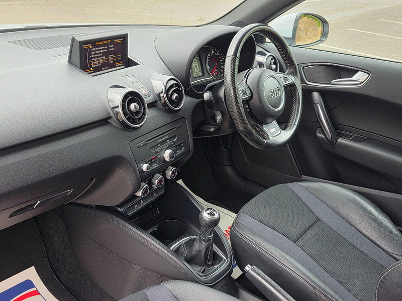 Audi A1 2.0 TDI Black Edition Euro 5 (s/s) 3dr