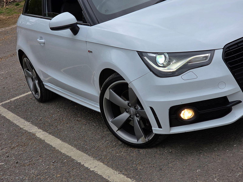 Audi A1 2.0 TDI Black Edition Euro 5 (s/s) 3dr
