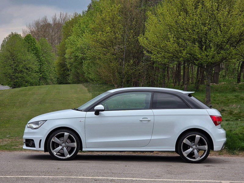 Audi A1 2.0 TDI Black Edition Euro 5 (s/s) 3dr