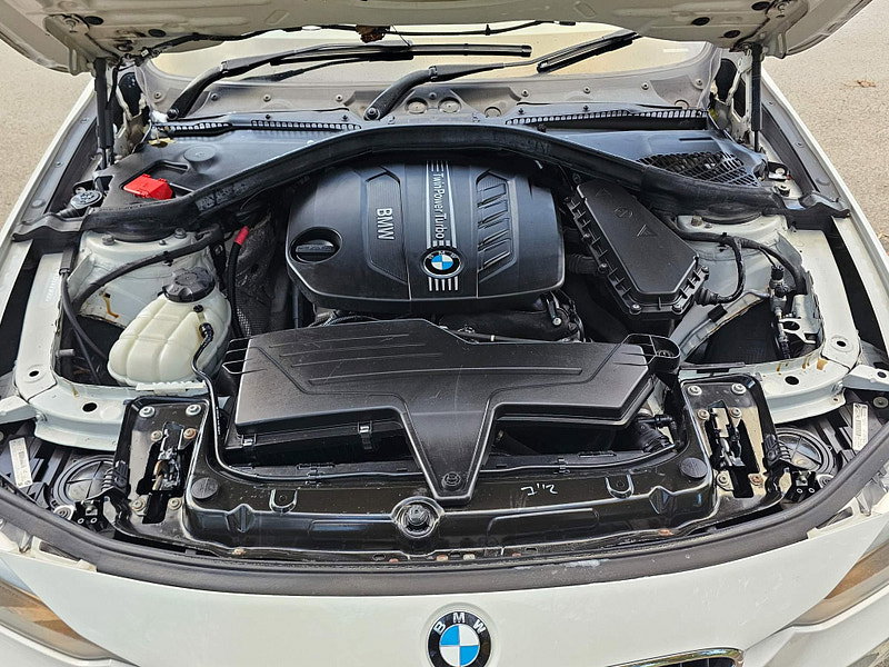 BMW 3 Series 2.0 320d M Sport xDrive Euro 5 (s/s) 4dr