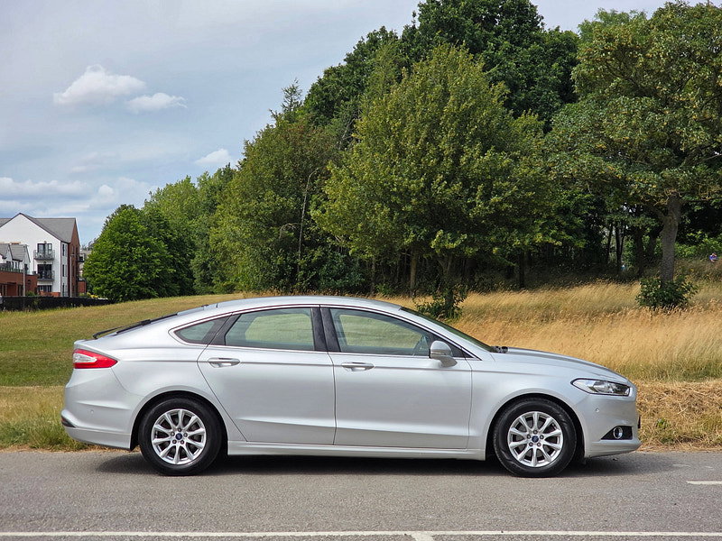 Ford Mondeo 2.0 TDCi ECOnetic Zetec Hatchback 5dr Diesel Manual Euro 6 (s/s) (150 ps)
