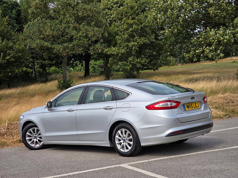 Ford Mondeo 2.0 TDCi ECOnetic Zetec Hatchback 5dr Diesel Manual Euro 6 (s/s) (150 ps)