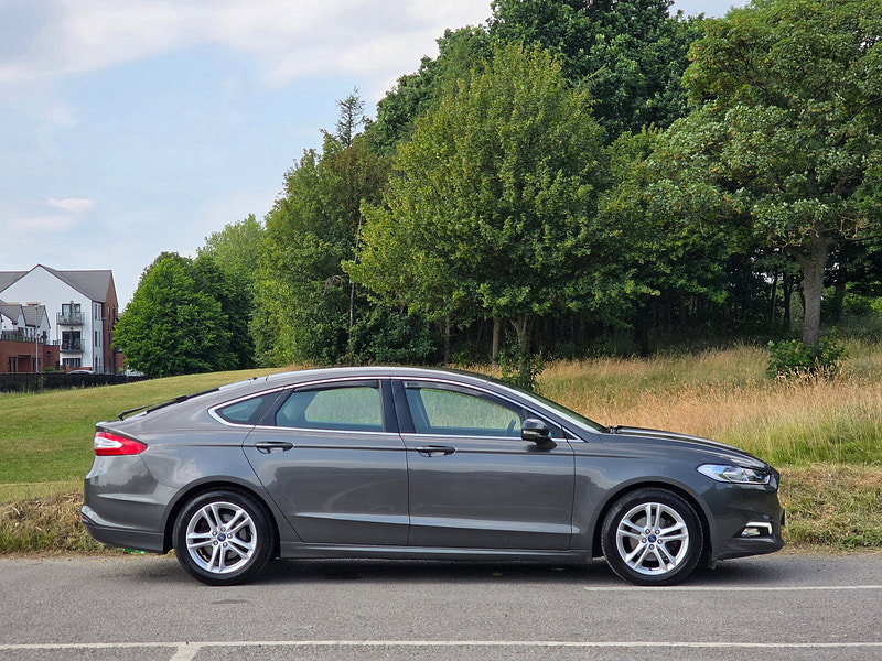 Ford Mondeo 2.0 TDCi Zetec Hatchback 5dr Diesel Manual Euro 6 (s/s) (150 ps)