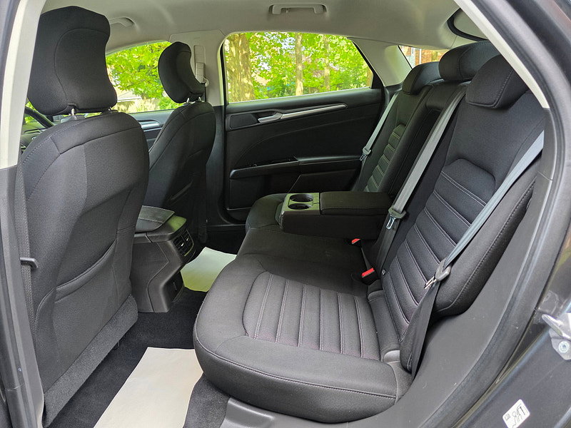 Ford Mondeo 2.0 TDCi Zetec Hatchback 5dr Diesel Manual Euro 6 (s/s) (150 ps)