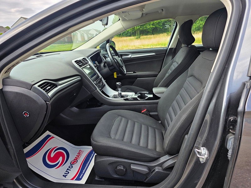 Ford Mondeo 2.0 TDCi Zetec Hatchback 5dr Diesel Manual Euro 6 (s/s) (150 ps)