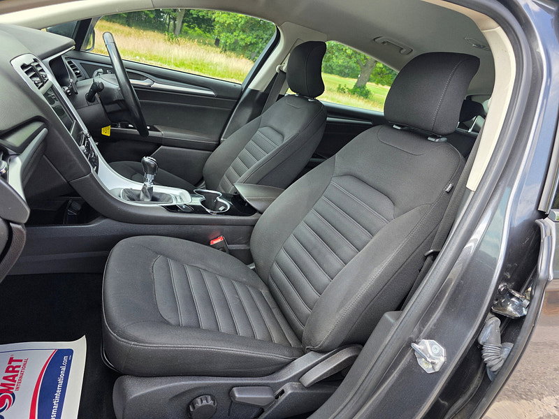 Ford Mondeo 2.0 TDCi Zetec Hatchback 5dr Diesel Manual Euro 6 (s/s) (150 ps)