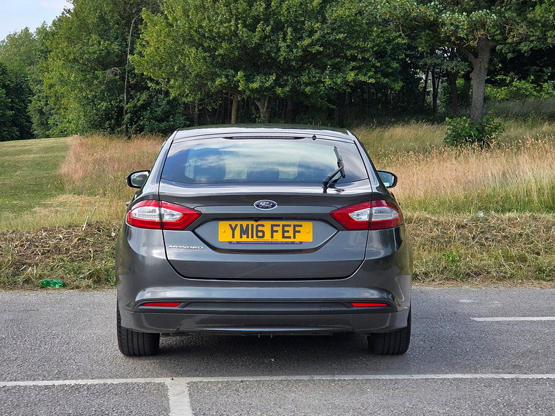 Ford Mondeo 2.0 TDCi Zetec Hatchback 5dr Diesel Manual Euro 6 (s/s) (150 ps)