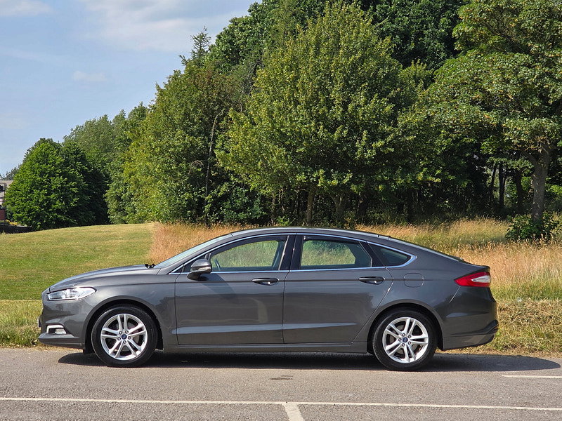 Ford Mondeo 2.0 TDCi Zetec Hatchback 5dr Diesel Manual Euro 6 (s/s) (150 ps)