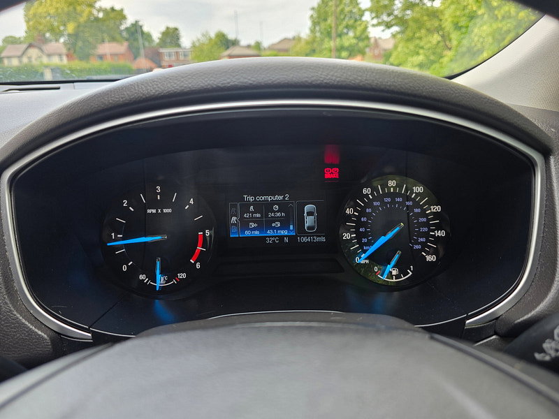 Ford Mondeo 2.0 TDCi Zetec Hatchback 5dr Diesel Manual Euro 6 (s/s) (150 ps)