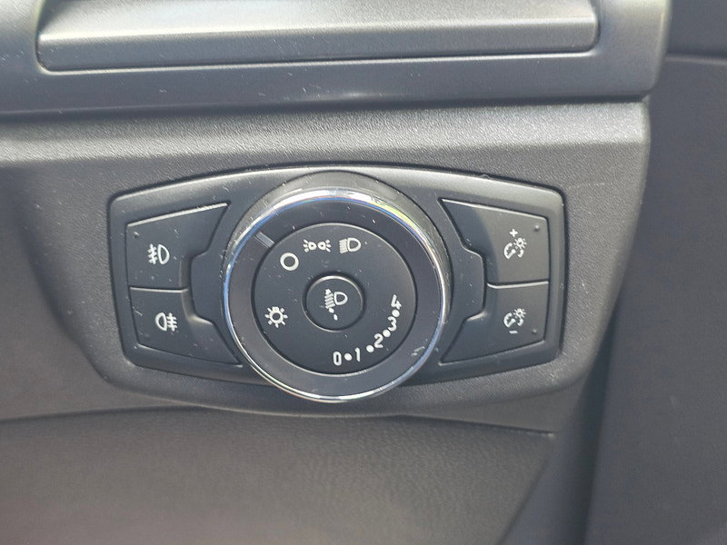 Ford Mondeo 2.0 TDCi Zetec Hatchback 5dr Diesel Manual Euro 6 (s/s) (150 ps)