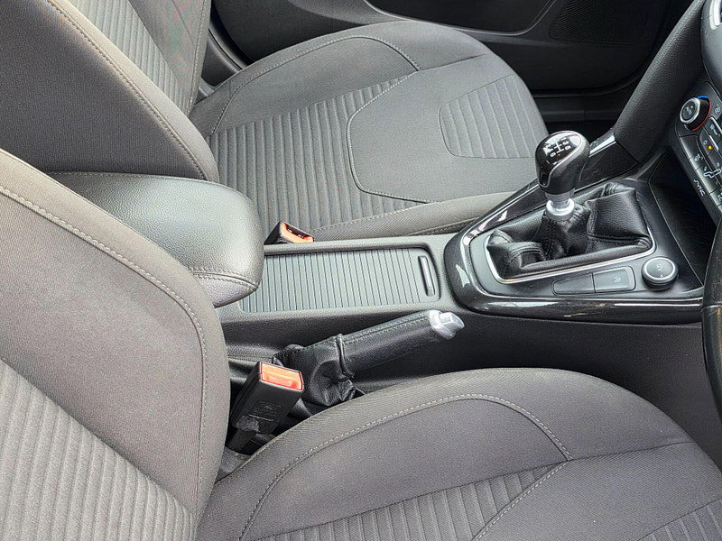 Ford Focus 1.6 TDCi Titanium Euro 5 (s/s) 5dr