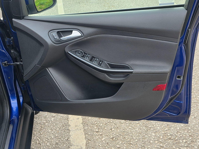 Ford Focus 1.6 TDCi Titanium Euro 5 (s/s) 5dr