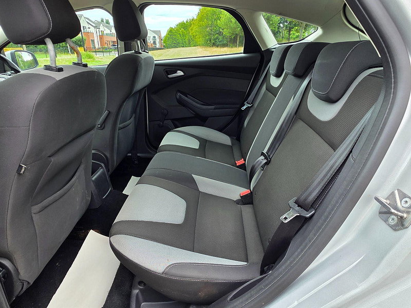 Ford Focus 1.6 TDCi Zetec Euro 5 (s/s) 5dr