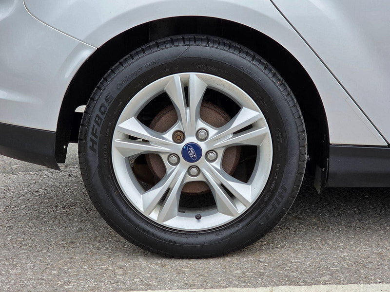 Ford Focus 1.6 TDCi Zetec Euro 5 (s/s) 5dr