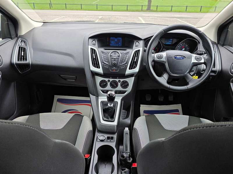 Ford Focus 1.6 TDCi Zetec Euro 5 (s/s) 5dr