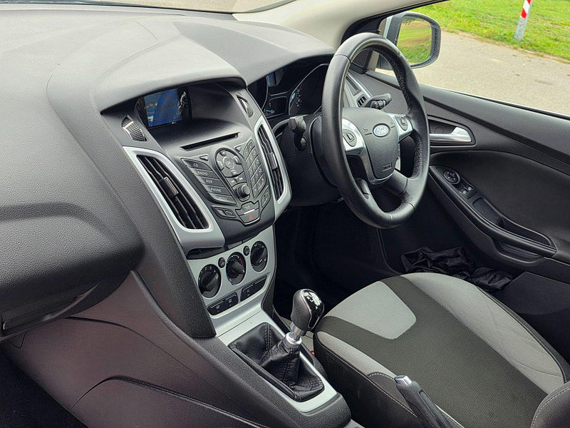 Ford Focus 1.6 TDCi Zetec Euro 5 (s/s) 5dr