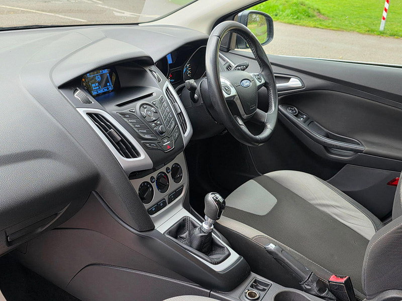 Ford Focus 1.6 TDCi Zetec Euro 5 (s/s) 5dr