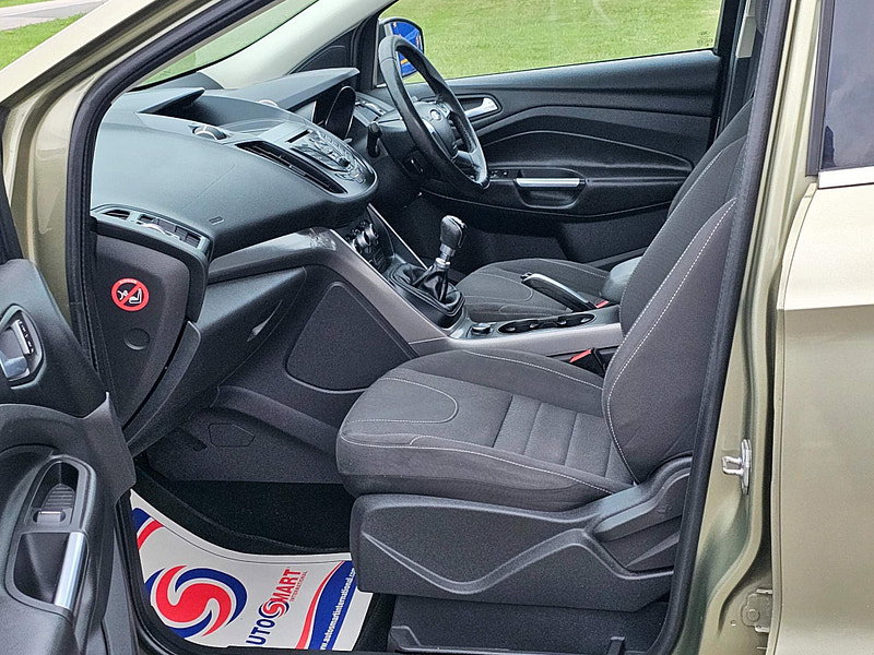 Ford Kuga 2.0 TDCi Zetec 2WD Euro 5 5dr