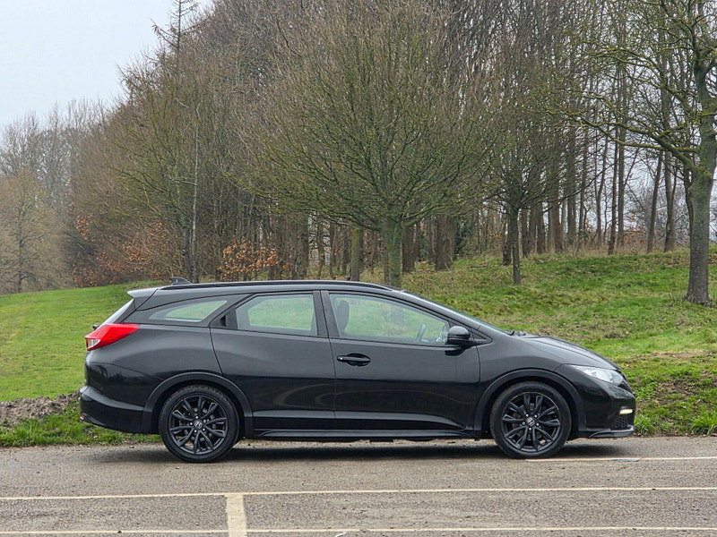 Honda Civic 1.6 i-DTEC Black Edition Tourer Euro 5 (s/s) 5dr