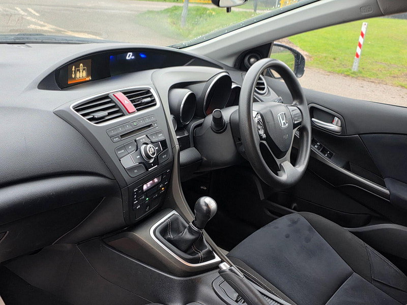 Honda Civic 1.6 i-DTEC Black Edition Tourer Euro 5 (s/s) 5dr