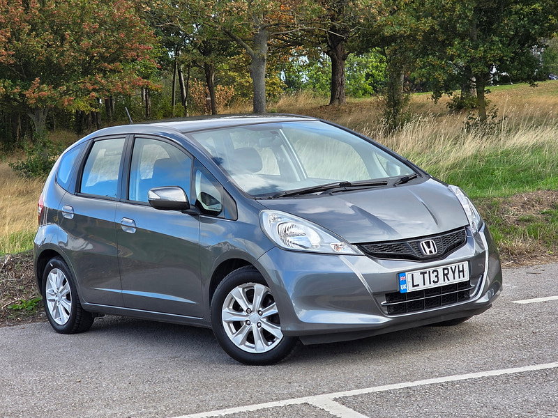 Honda Jazz 1.4 i-VTEC ES Hatchback 5dr Petrol CVT Euro 5 (99 ps)