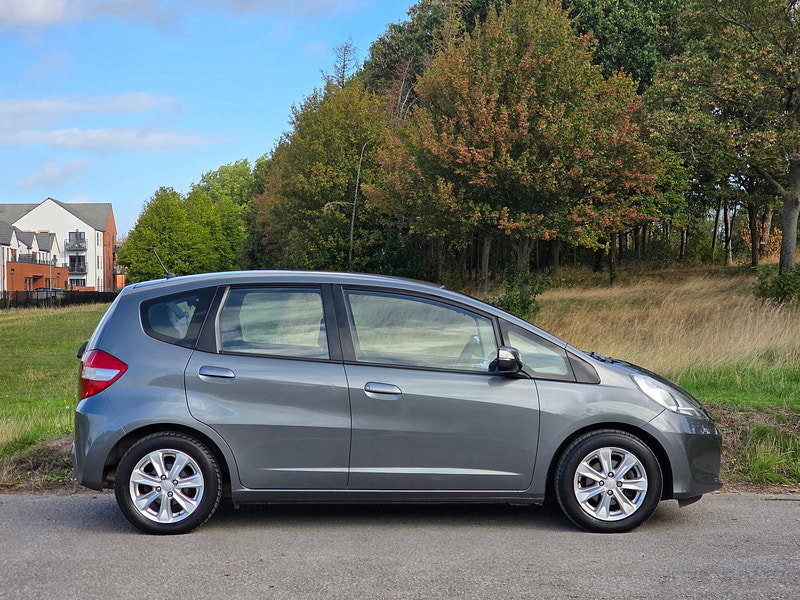 Honda Jazz 1.4 i-VTEC ES Hatchback 5dr Petrol CVT Euro 5 (99 ps)