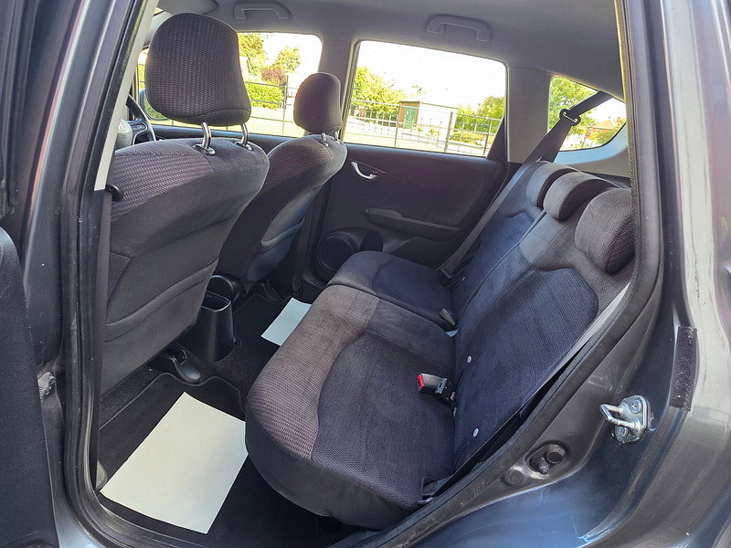 Honda Jazz 1.4 i-VTEC ES Hatchback 5dr Petrol CVT Euro 5 (99 ps)