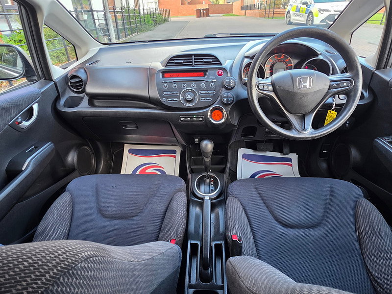 Honda Jazz 1.4 i-VTEC ES Hatchback 5dr Petrol CVT Euro 5 (99 ps)