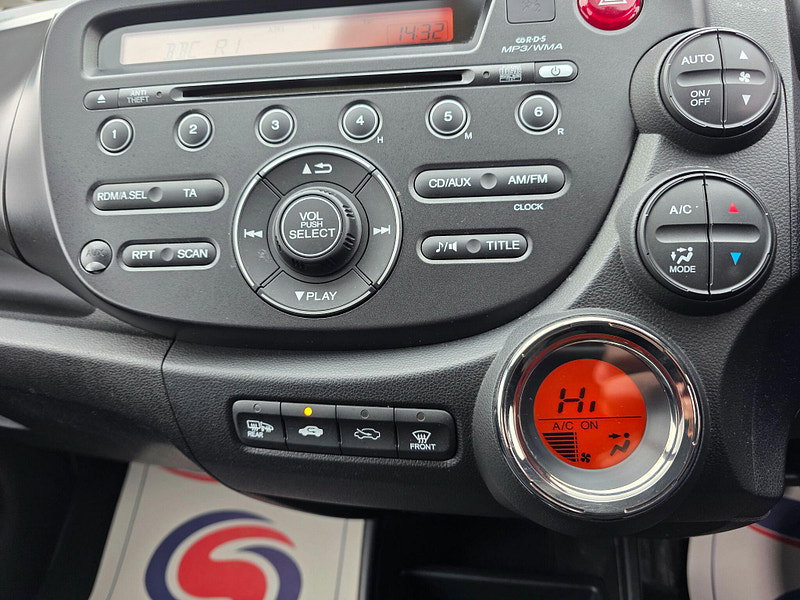 Honda Jazz 1.4 i-VTEC ES Plus Euro 5 5dr