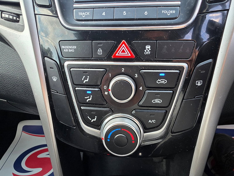 Hyundai I30 1.6 CRDi Blue Drive SE Hatchback 5dr Diesel Manual Euro 6 (s/s) (110 ps)
