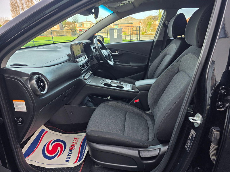 Hyundai Kona 64kWh Premium Auto 5dr (10.5kW Charger)