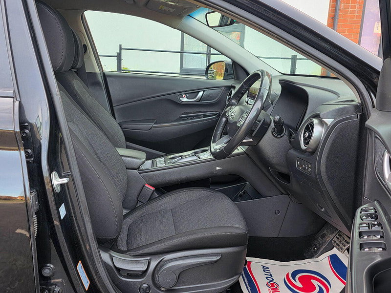 Hyundai Kona 64kWh Premium Auto 5dr (10.5kW Charger)