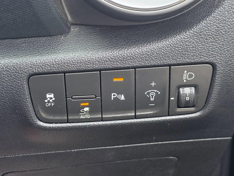 Hyundai Kona 64kWh Premium Auto 5dr (10.5kW Charger)