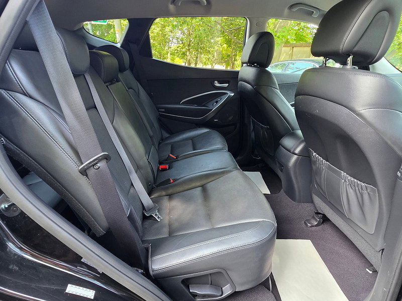 Hyundai Santa Fe 2.2 CRDi Blue Drive Premium SUV 5dr Diesel Manual 4WD Euro 6 (s/s) (7 Seat) (200 ps)