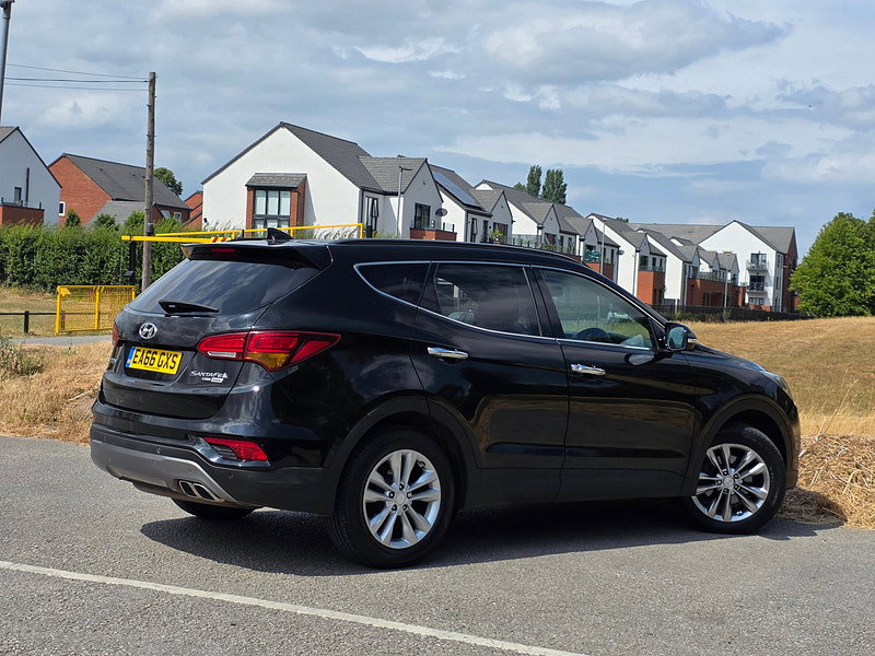 Hyundai Santa Fe 2.2 CRDi Blue Drive Premium SUV 5dr Diesel Manual 4WD Euro 6 (s/s) (7 Seat) (200 ps)