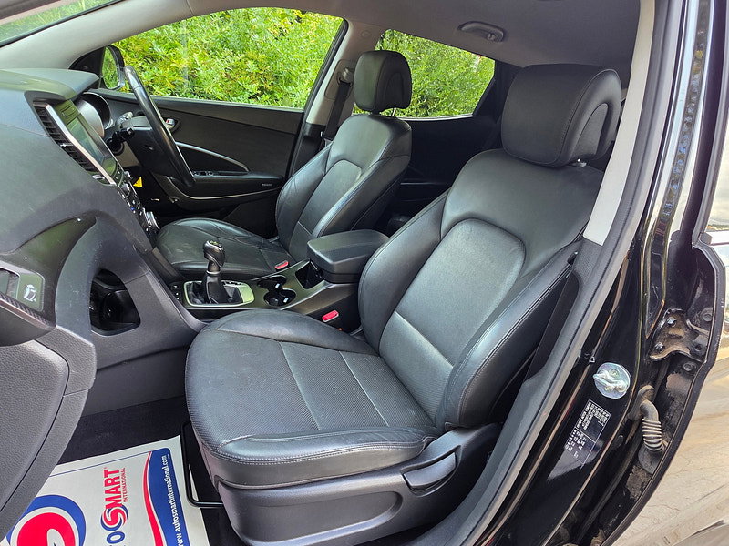 Hyundai Santa Fe 2.2 CRDi Blue Drive Premium SUV 5dr Diesel Manual 4WD Euro 6 (s/s) (7 Seat) (200 ps)