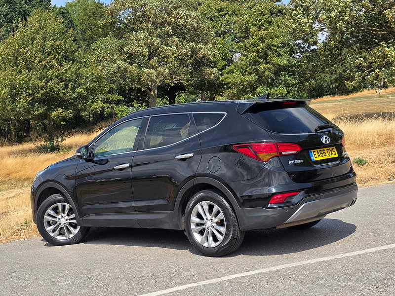 Hyundai Santa Fe 2.2 CRDi Blue Drive Premium SUV 5dr Diesel Manual 4WD Euro 6 (s/s) (7 Seat) (200 ps)