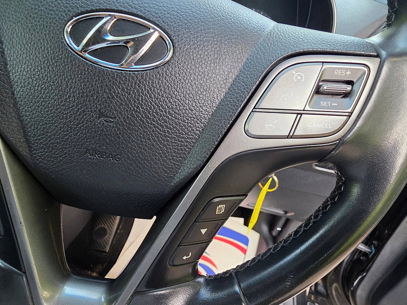 Hyundai Santa Fe 2.2 CRDi Blue Drive Premium SUV 5dr Diesel Manual 4WD Euro 6 (s/s) (7 Seat) (200 ps)