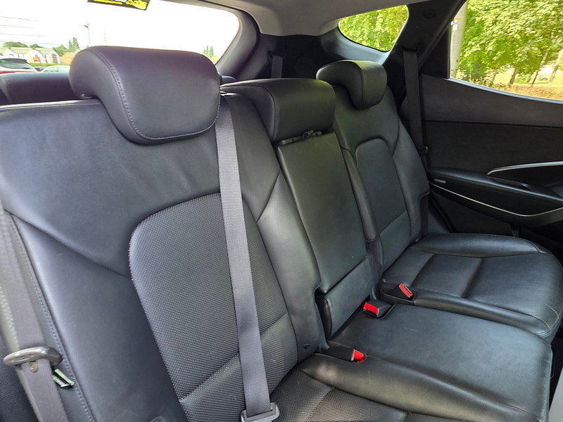 Hyundai Santa Fe 2.2 CRDi Blue Drive Premium SUV 5dr Diesel Manual 4WD Euro 6 (s/s) (7 Seat) (200 ps)
