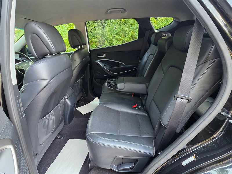 Hyundai Santa Fe 2.2 CRDi Blue Drive Premium SUV 5dr Diesel Manual 4WD Euro 6 (s/s) (7 Seat) (200 ps)