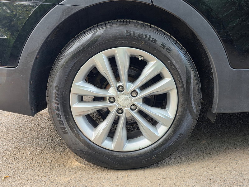 Hyundai Santa Fe 2.2 CRDi Blue Drive Premium SUV 5dr Diesel Manual 4WD Euro 6 (s/s) (7 Seat) (200 ps)
