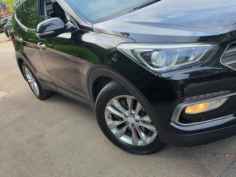 Hyundai Santa Fe 2.2 CRDi Blue Drive Premium SUV 5dr Diesel Manual 4WD Euro 6 (s/s) (7 Seat) (200 ps)