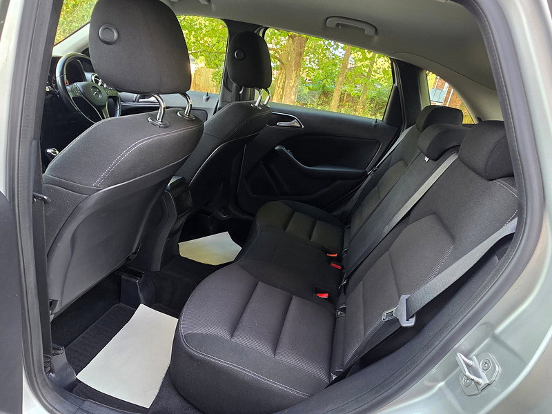 Mercedes-Benz B Class 1.8 B180 CDI BlueEfficiency SE MPV 5dr Diesel Manual Euro 5 (s/s) (109 ps)