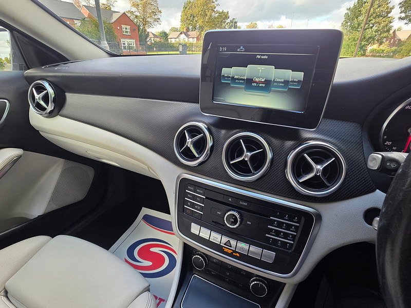 Mercedes-Benz GLA 1.6 GLA200 SE SUV 5dr Petrol 7G-DCT Euro 6 (s/s) (156 ps)