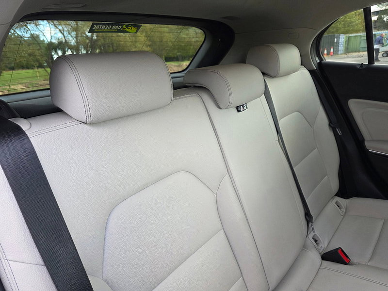 Mercedes-Benz GLA 1.6 GLA200 SE SUV 5dr Petrol 7G-DCT Euro 6 (s/s) (156 ps)