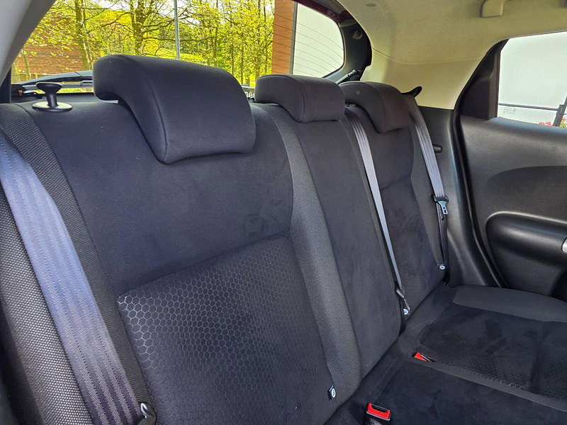 Nissan Juke 1.6 Acenta Premium Euro 5 (s/s) 5dr