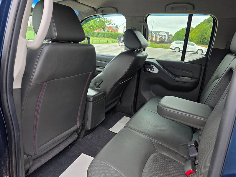 Nissan Navara 2.5 dCi Tekna 4WD Euro 5 4dr