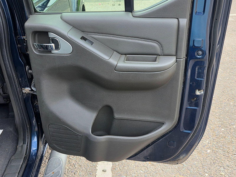 Nissan Navara 2.5 dCi Tekna 4WD Euro 5 4dr
