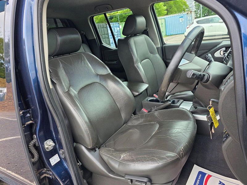 Nissan Navara 2.5 dCi Tekna 4WD Euro 5 4dr
