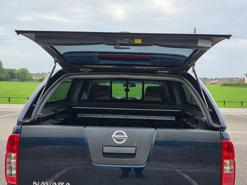 Nissan Navara 2.5 dCi Tekna 4WD Euro 5 4dr